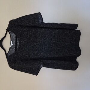 DR2 black and white blouse